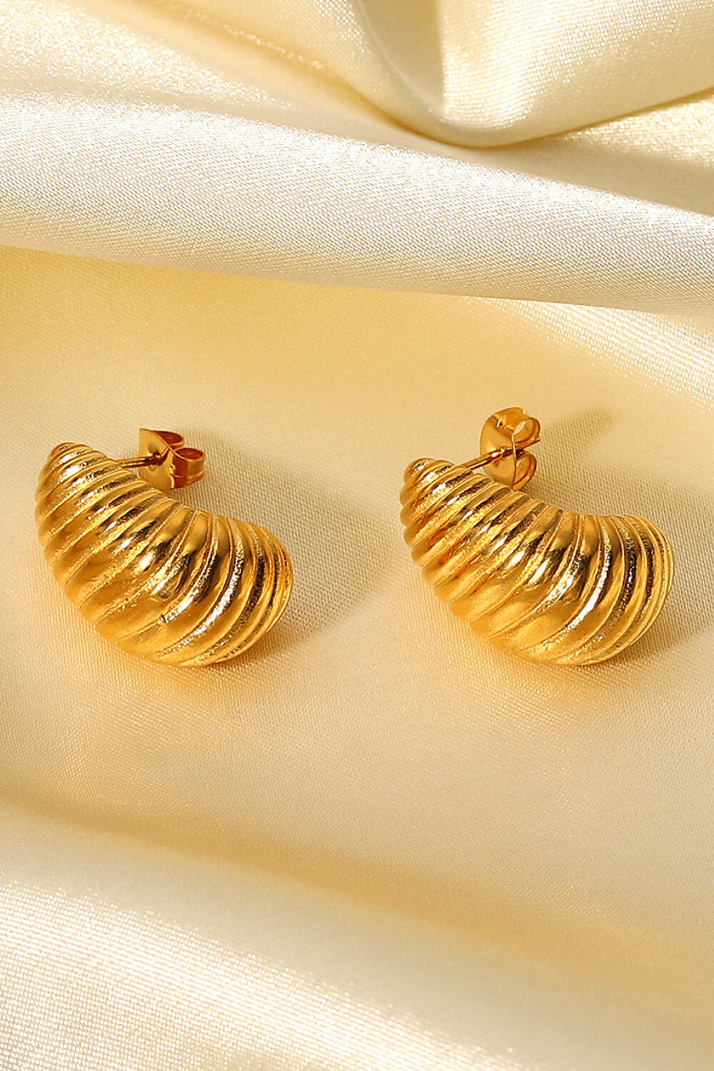 Shell Shore Spiral Stud Earrings - Smart Shopper