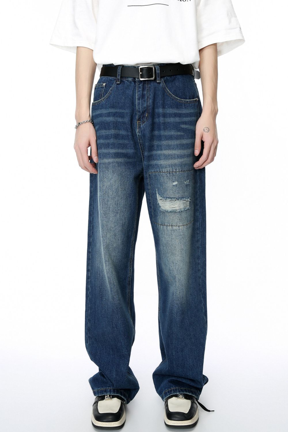 Men's Distressed Applique Straight Jeans - Smart Shopper